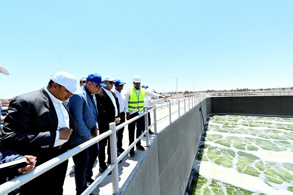 وزير الإسكان ومحافظ المنيا يتفقدان محطة معالجة صرف صحي برطباط ضمن مبادرة حياة كريمة